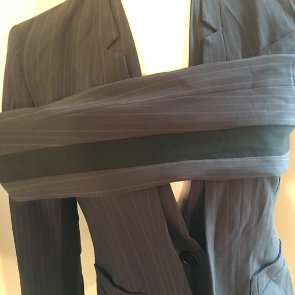 🖤BCBG Blazer🖤 - Picture 4 of 8